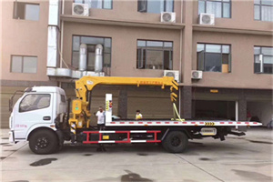 阳朔附近汽车轮胎更换